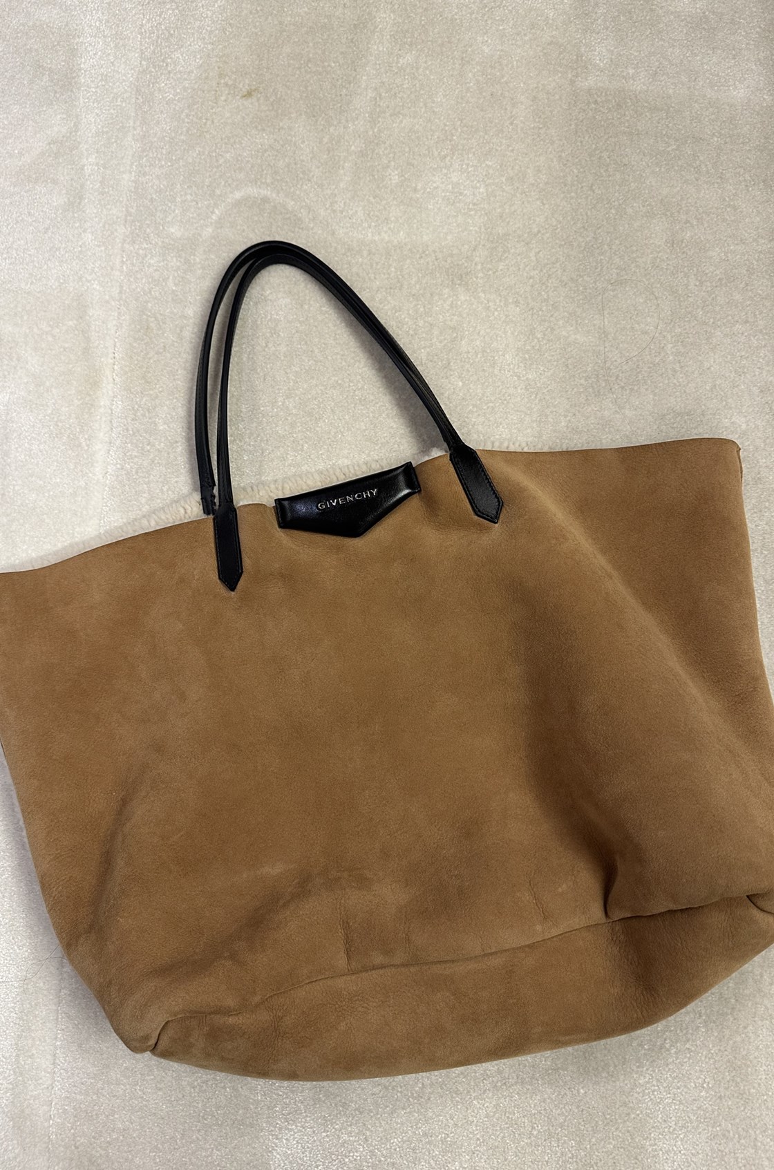 Givenchy Çift Taraflı Çanta