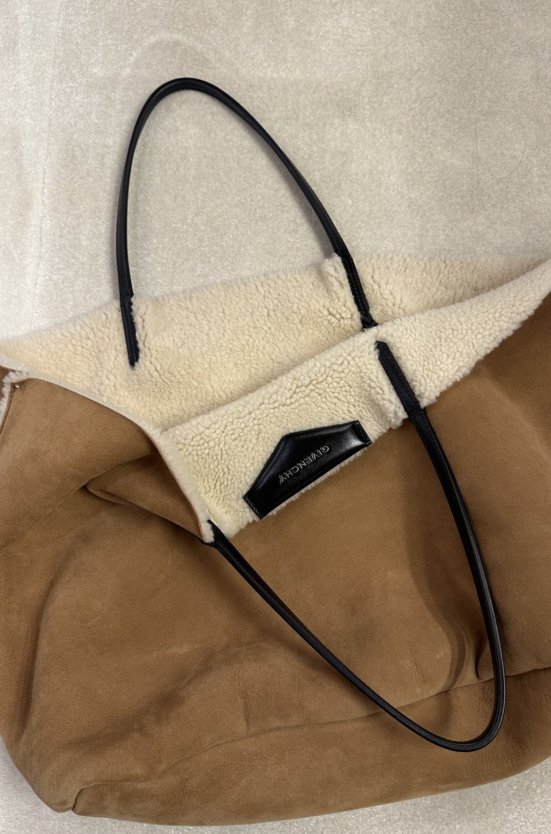 Givenchy Çift Taraflı Çanta