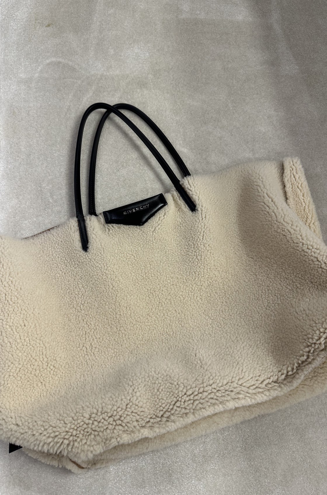 Givenchy Çift Taraflı Çanta