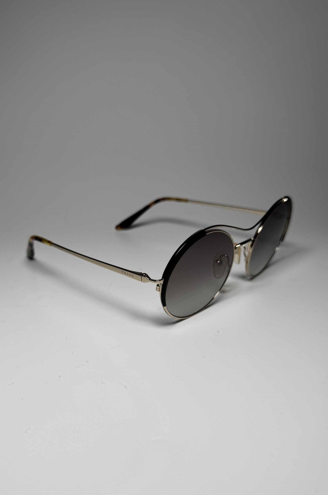 Prada Yuvarlak Çerçeveli Güneş Gözlüğü