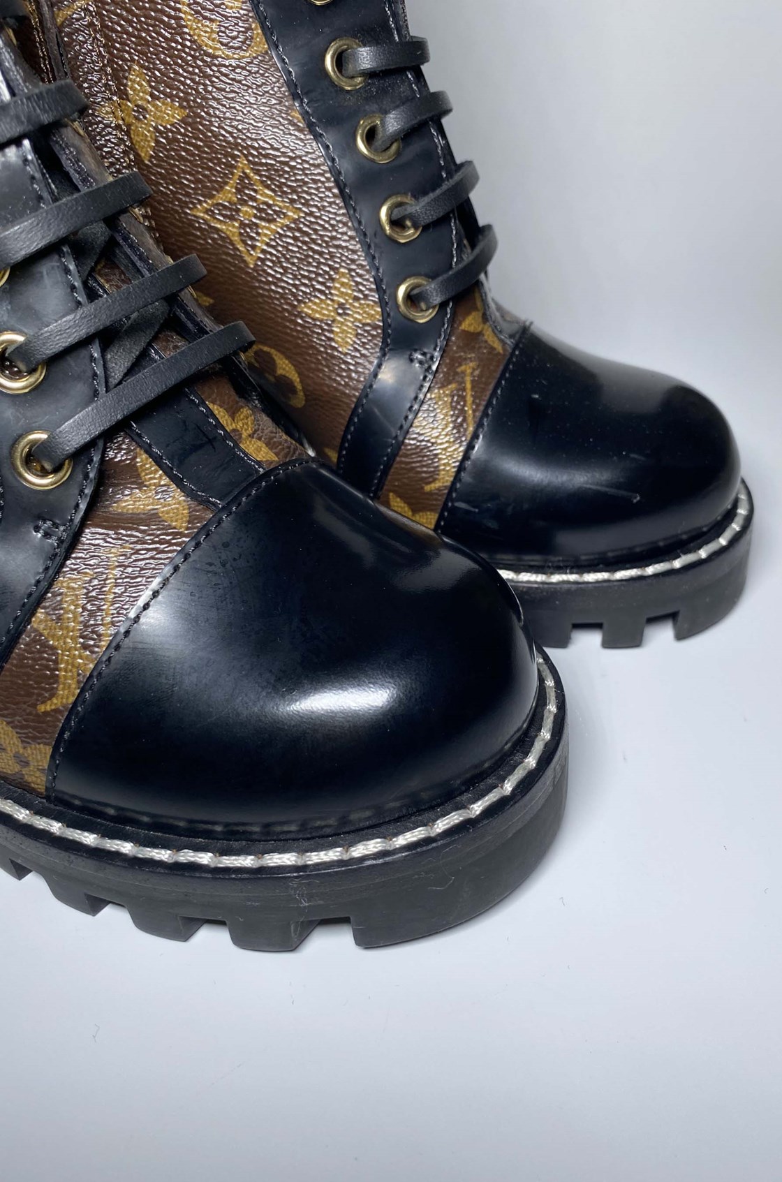 Louis Vuitton Star Trail Logolu Topuklu Bot (38)