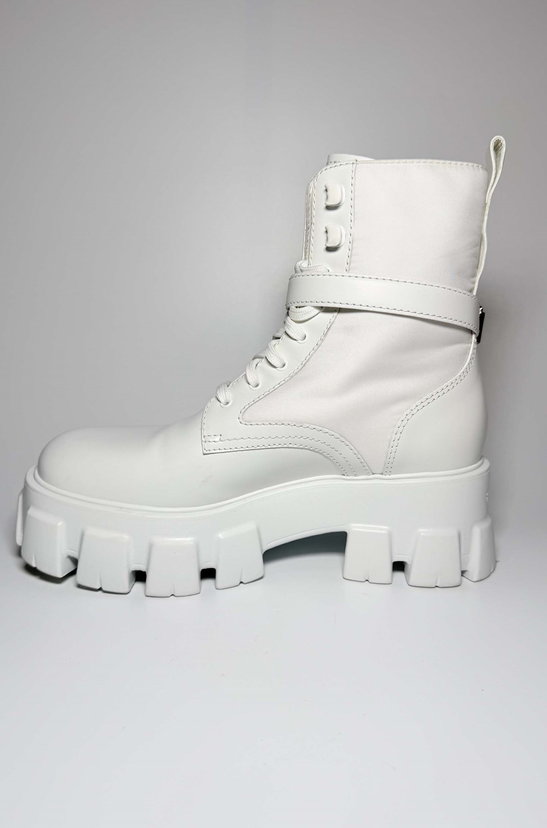 Prada Monolith Küçük Cüzdanlı Beyaz Bot (37.5)