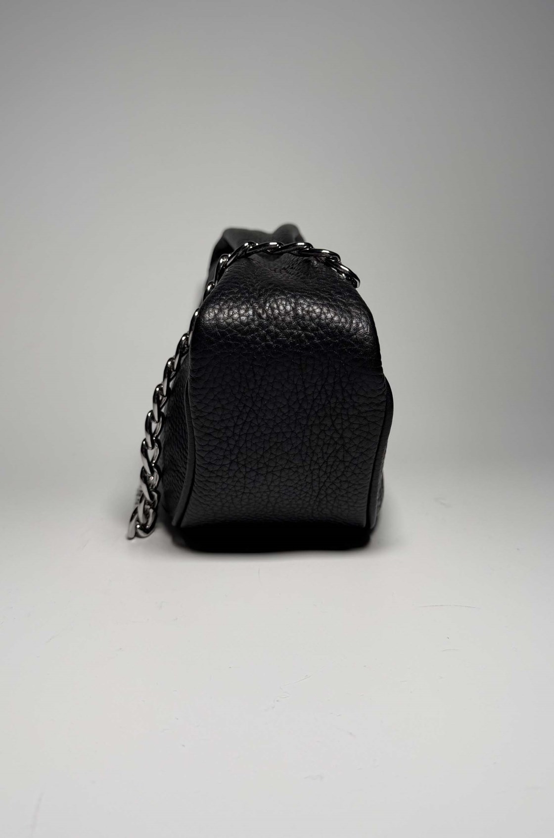 By Far Cush Zincir Saplı Siyah Çanta