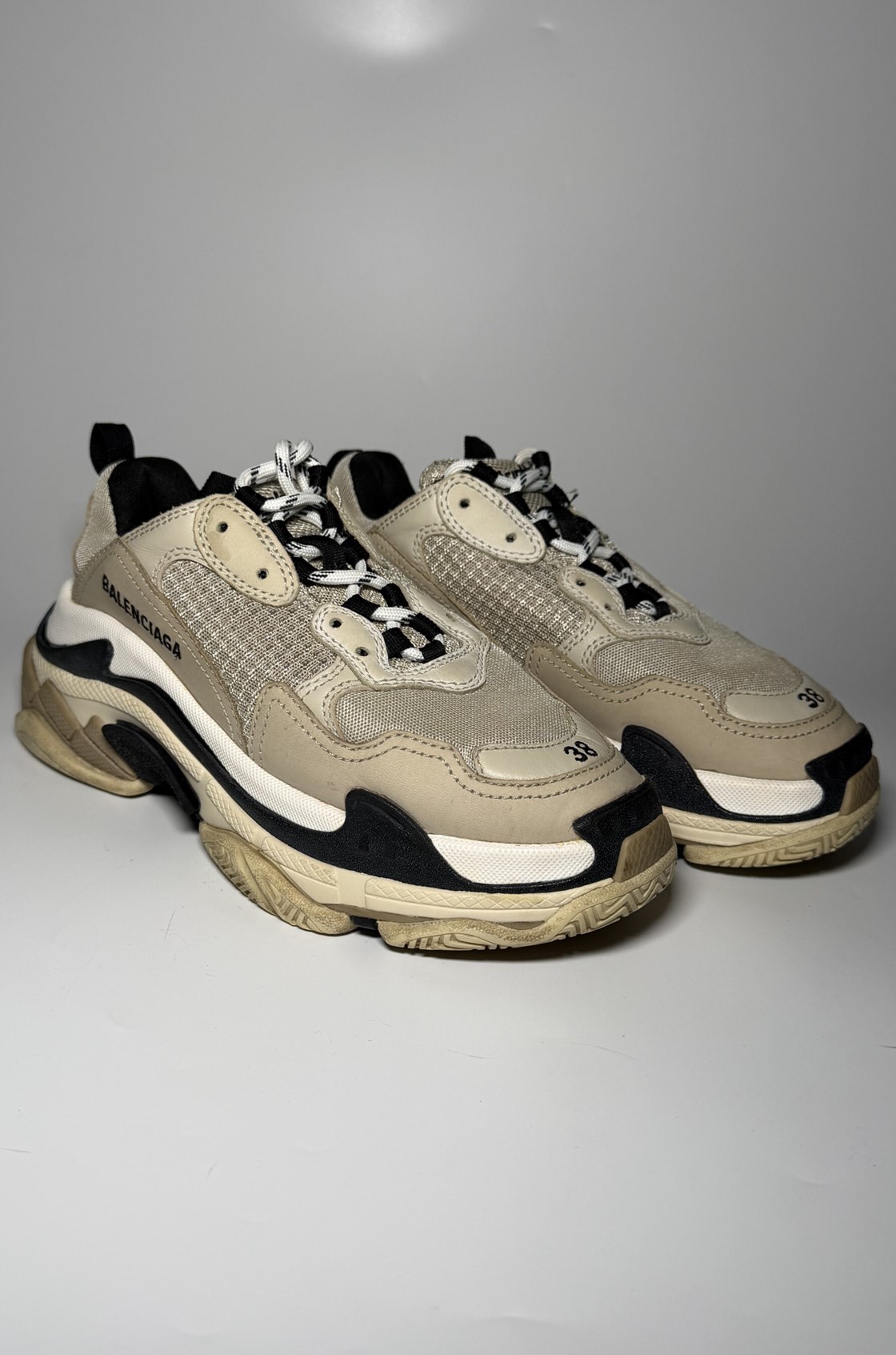 Balenciaga Triple S Kalın Tabanlı Krem Sneaker (38)