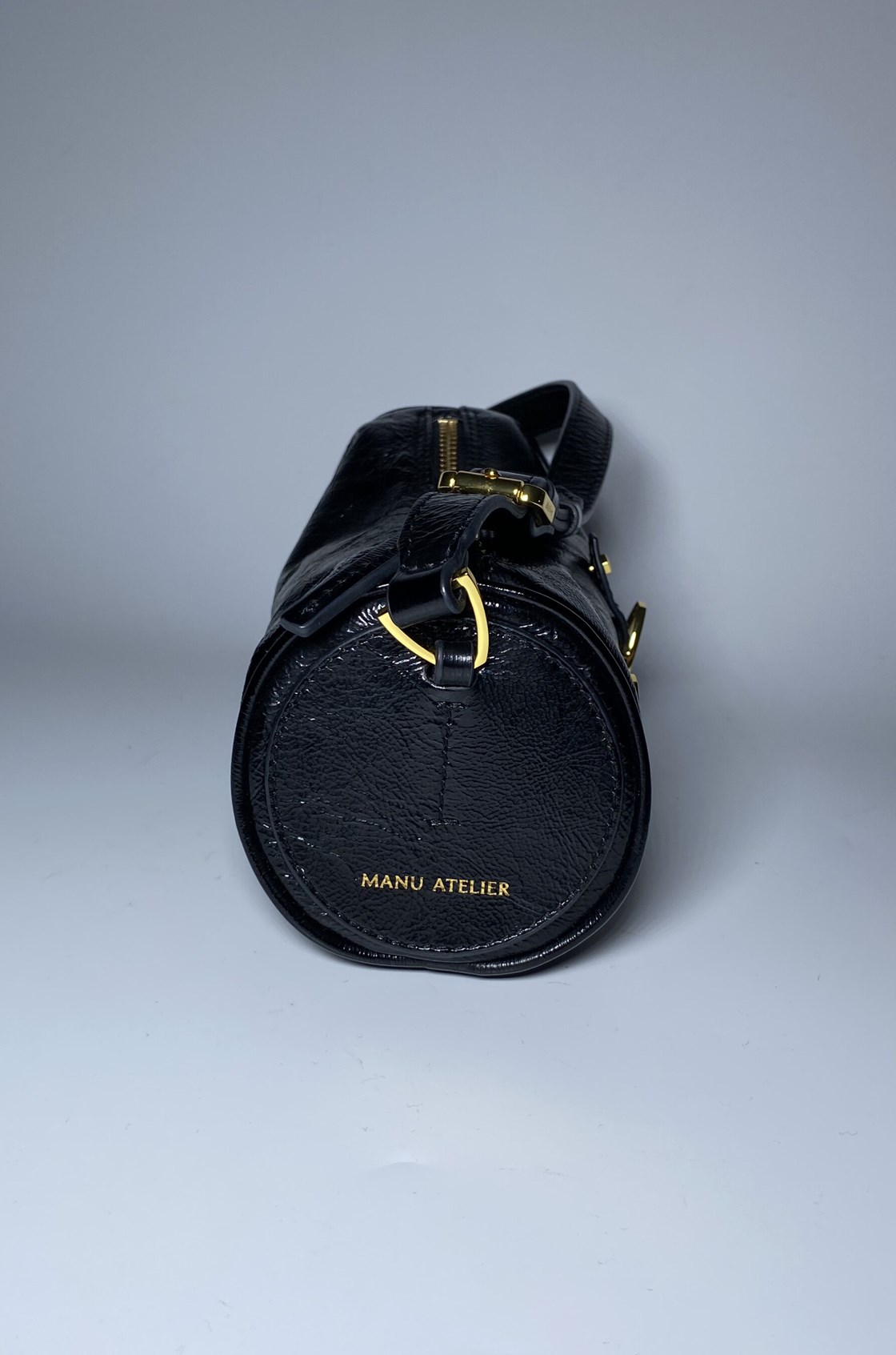 Manu Atelier Cylinder Kemer Detaylı Siyah Çanta