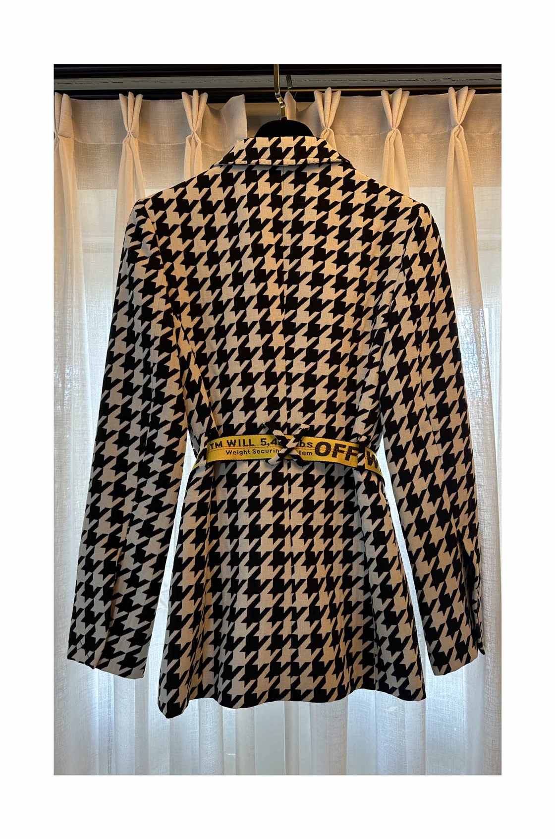 Off White Kemerli Ceket