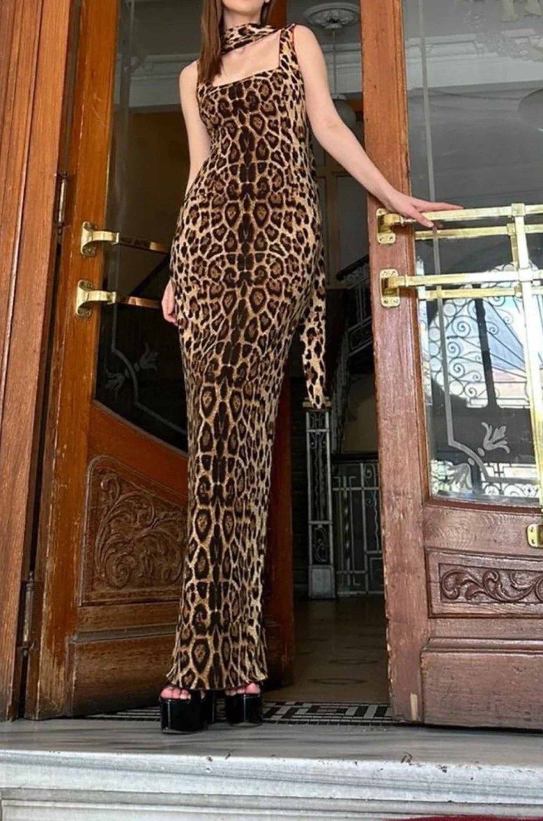 Lian Kalın Askılı Leopar Desenli Elbise