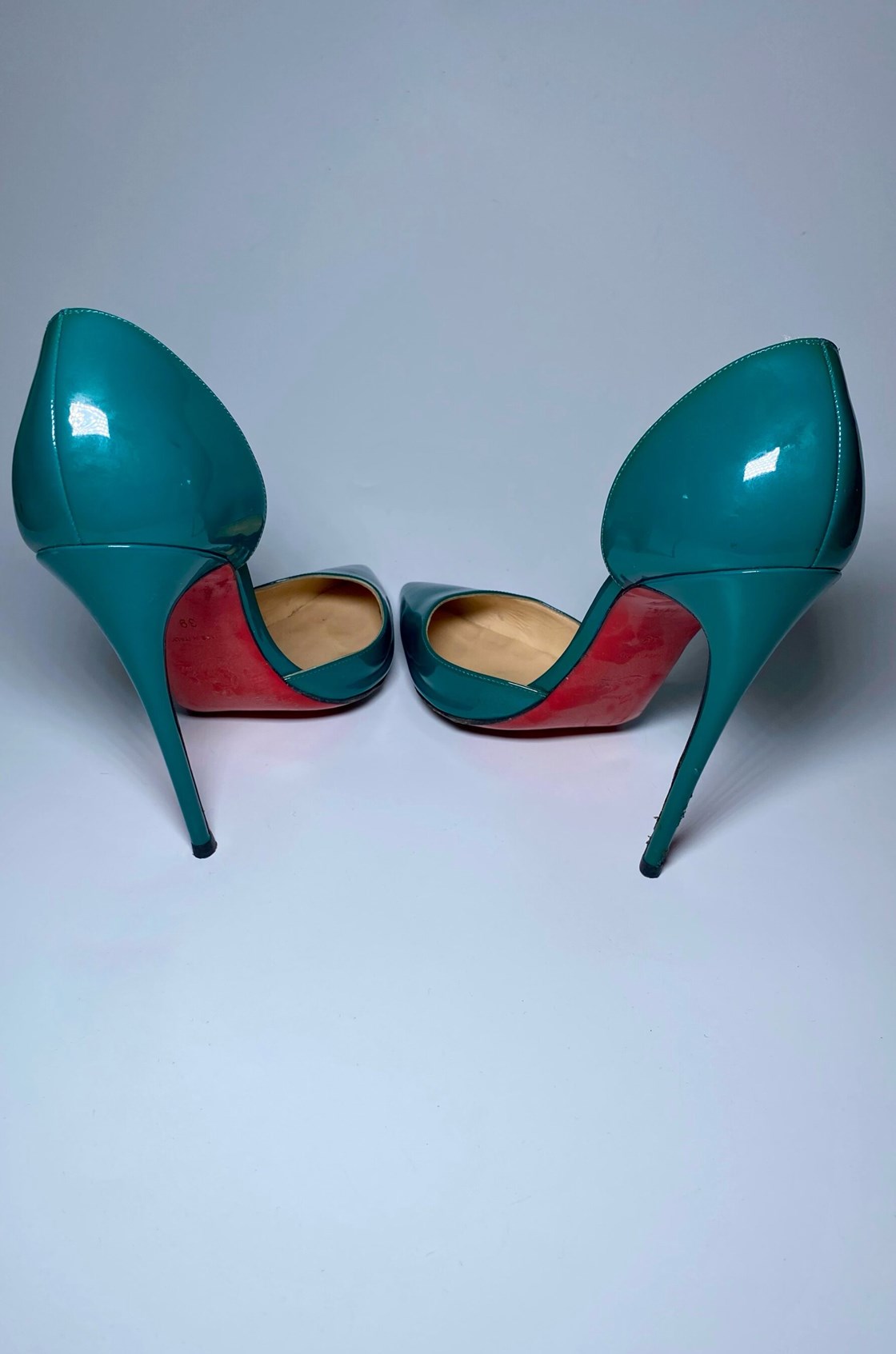 Christian Louboutin Iriza Rugan Turkuvaz Topuklu Ayakkabı (39)