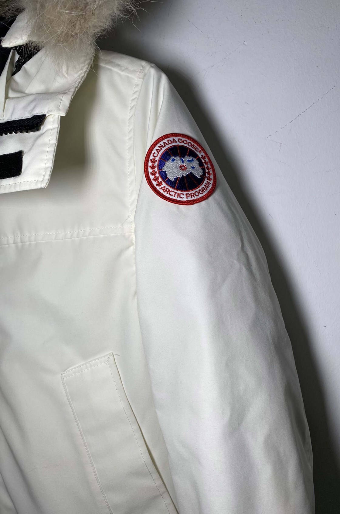 Canada Goose Beyaz Kar Montu 