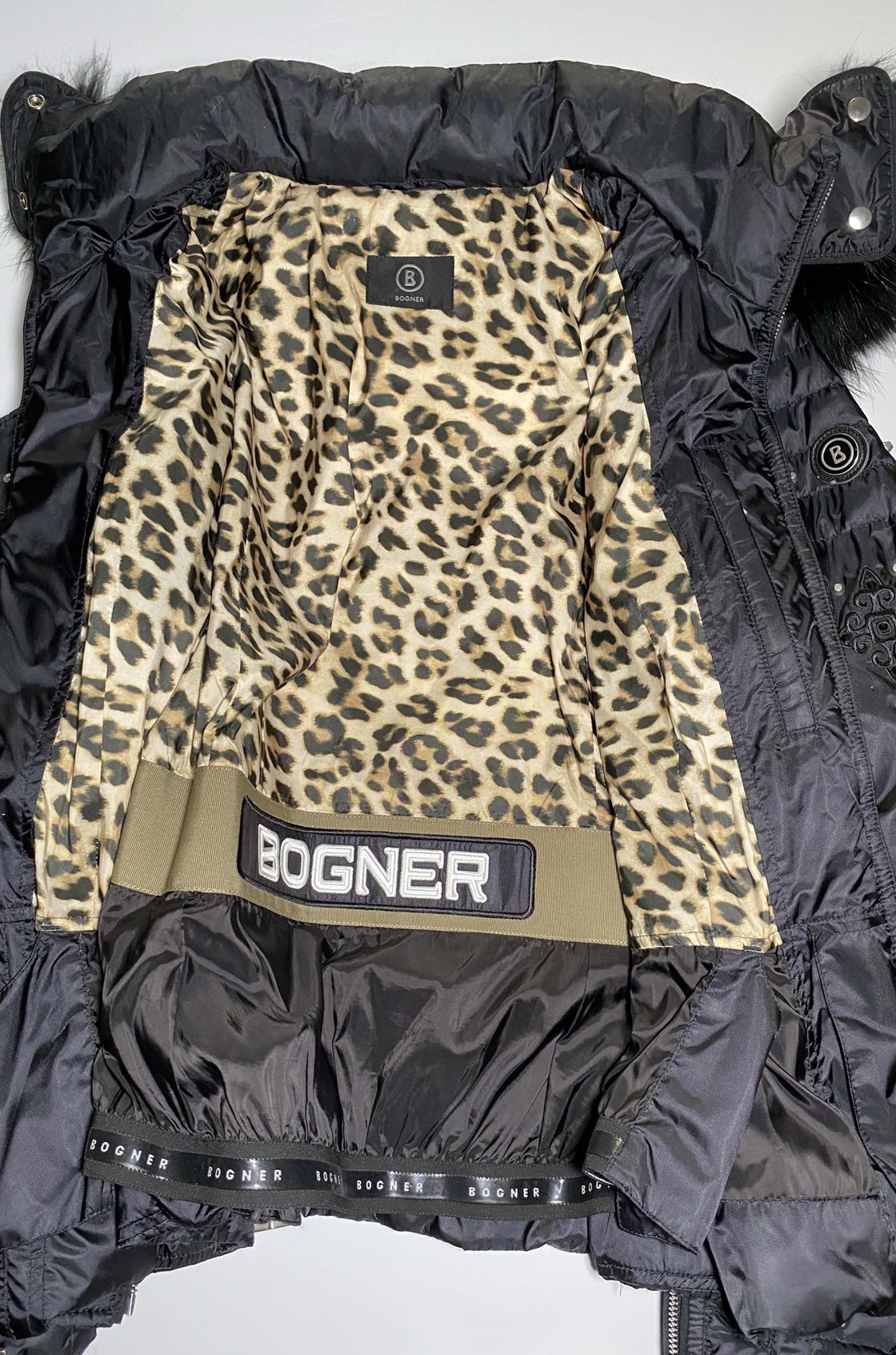 Bogner İşlemeli Siyah Kar Montu