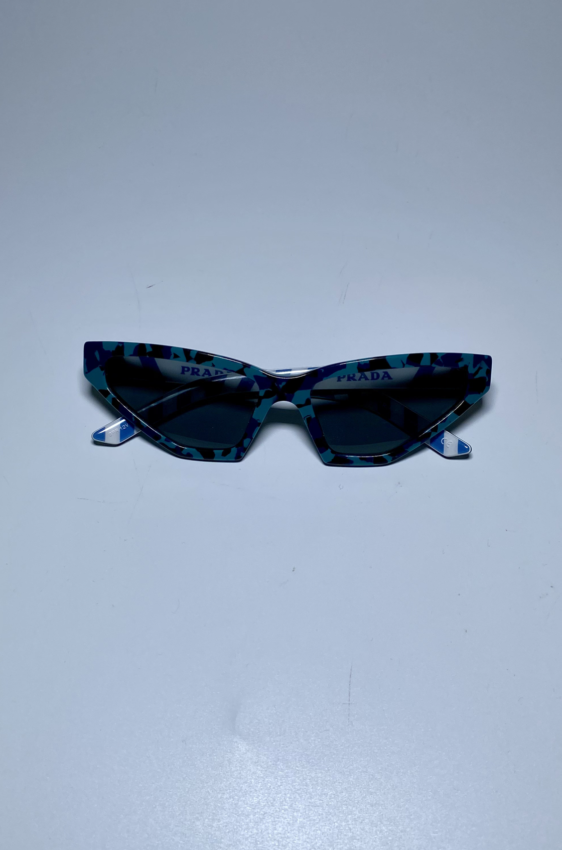 Prada Disguise Camouflage Desenli Mavi Cat Eye Güneş Gözlüğü