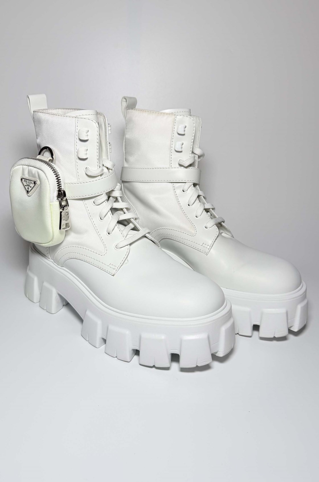 Prada Monolith Küçük Cüzdanlı Beyaz Bot (37.5)