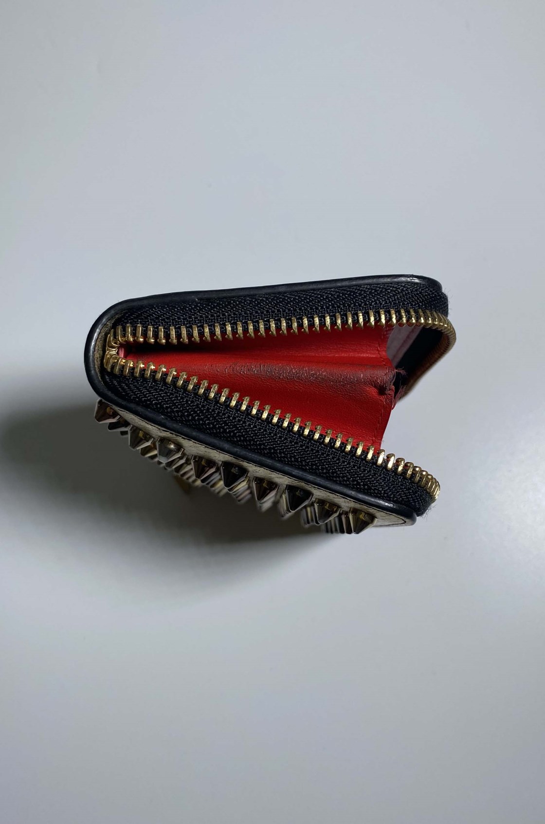 Christian Louboutin Rare Zımba Detaylı Gold Mini Cüzdan