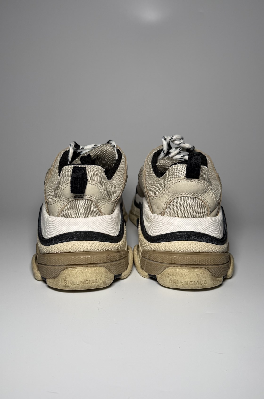 Balenciaga Triple S Kalın Tabanlı Krem Sneaker (38)