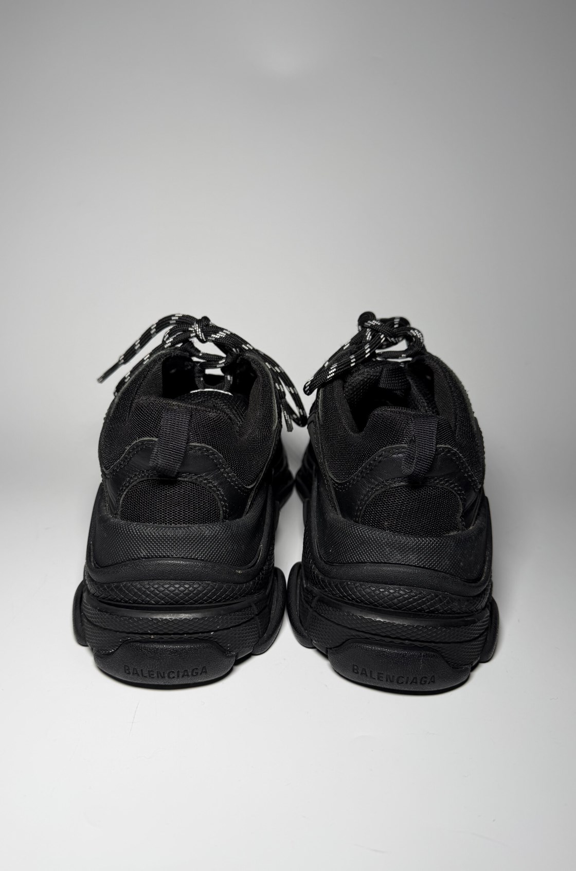 Balenciaga Triple S Kalın Tabanlı Siyah Sneaker (38)