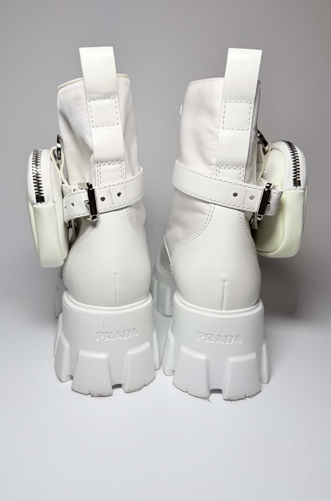 Prada Monolith Küçük Cüzdanlı Beyaz Bot (37.5)