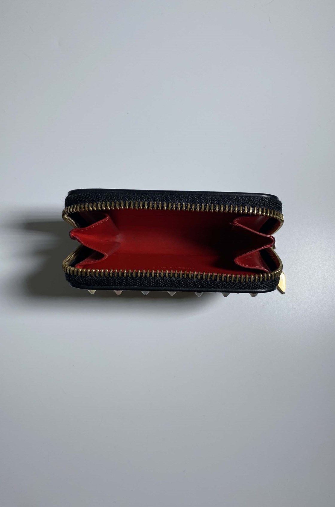 Christian Louboutin Rare Zımba Detaylı Gold Mini Cüzdan