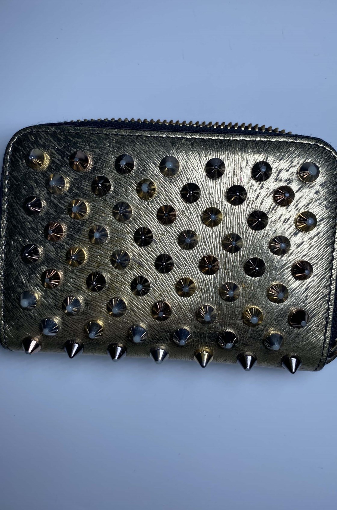 Christian Louboutin Rare Zımba Detaylı Gold Mini Cüzdan