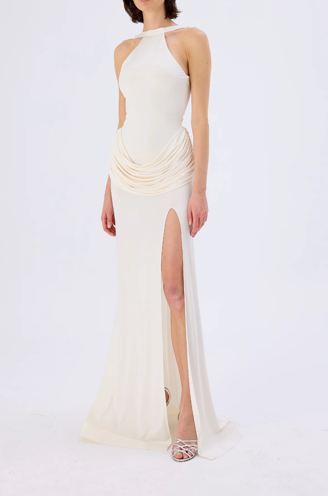 Merelyn Halter Yaka Drapeli Yırtmaçlı Ekru Uzun Elbise