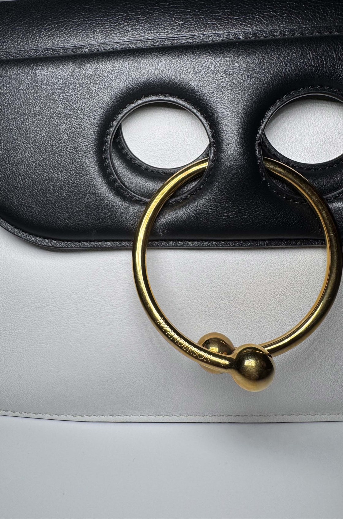 J.W. Anderson Pierce Omuz Çantası