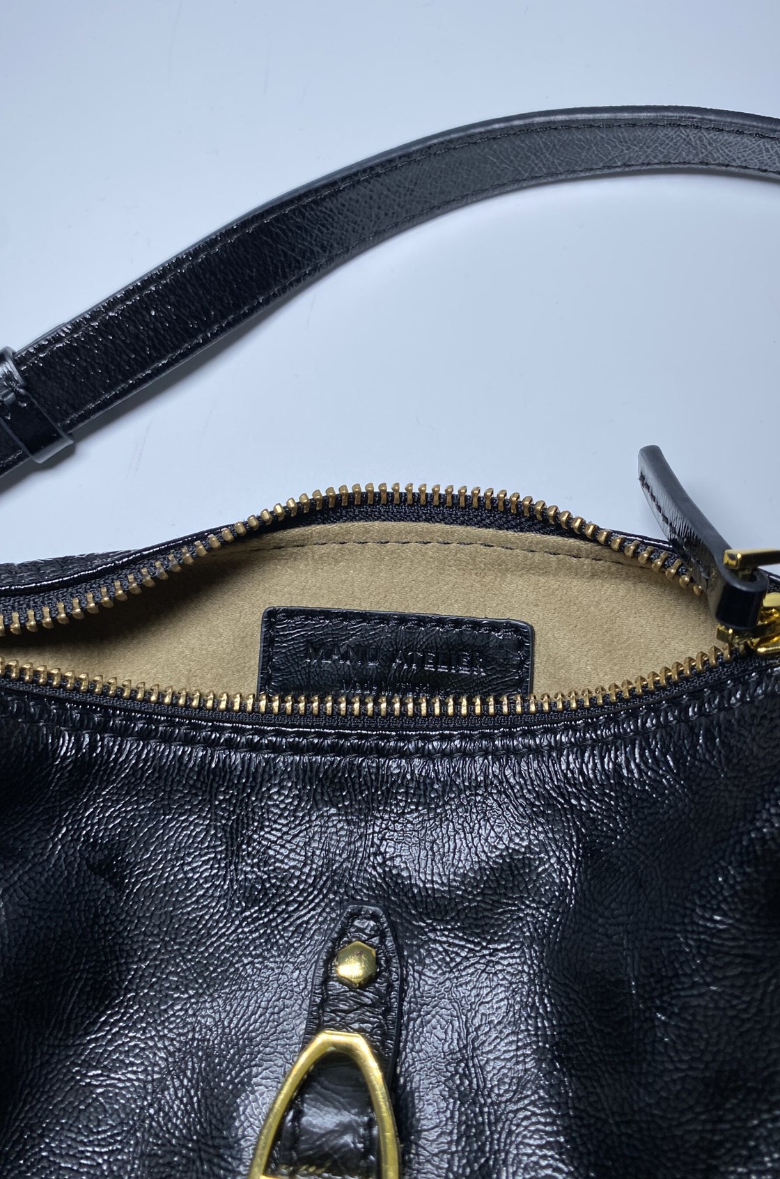 Manu Atelier Cylinder Kemer Detaylı Siyah Çanta