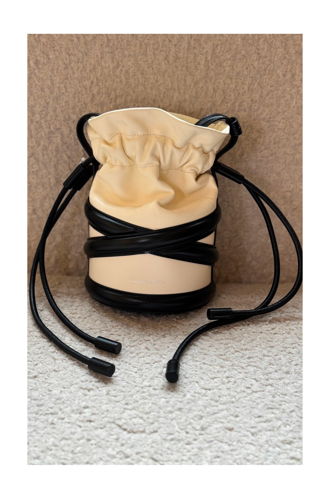 Alexander McQueen Siyah / Bej Bucket Çanta