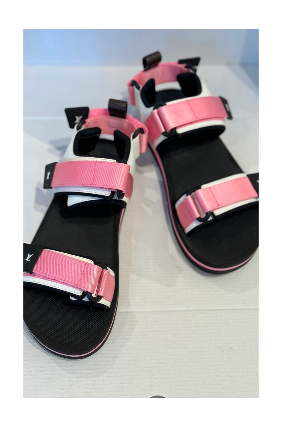 Louis Vuitton Pembe Siyah Sandalet