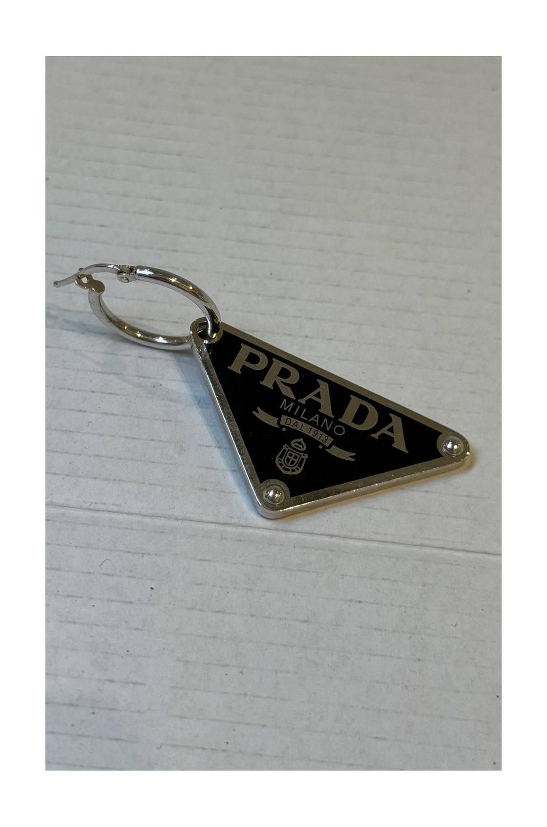 Prada Logo Detaylı Tek Küpe